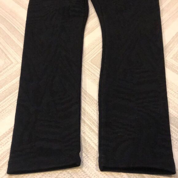 Koral Black Textured Crop Leggings Elastic Waist - Picture 5 of 7